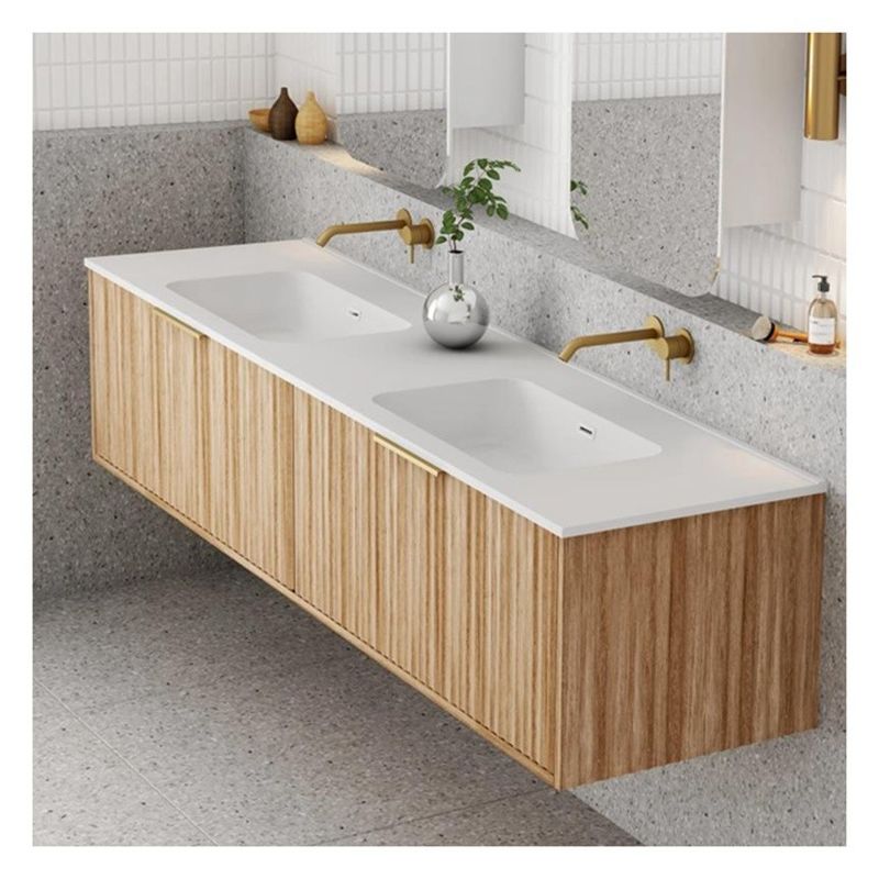 Apartamento Baño Vanidad con panel de puertas de madera maciza y personalizado de madera ligera de grano