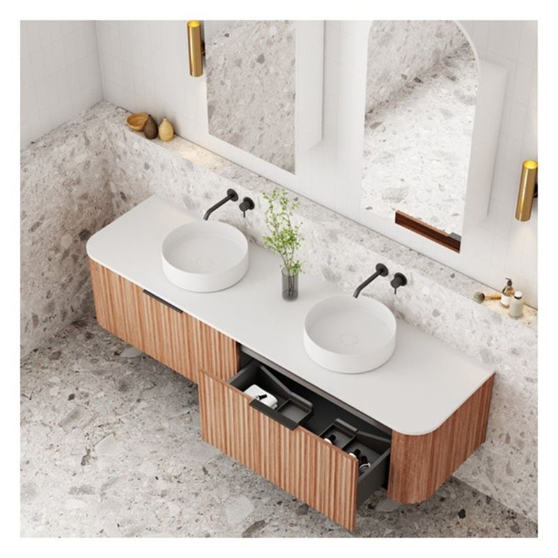 Apartamento Baño Vanidad con panel de puertas de madera maciza y personalizado de madera ligera de grano