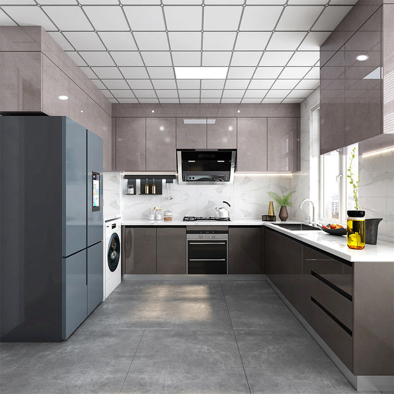 Gabinete de cocina italiano moderno con encimera de piedra plana y color de carilla personalizado