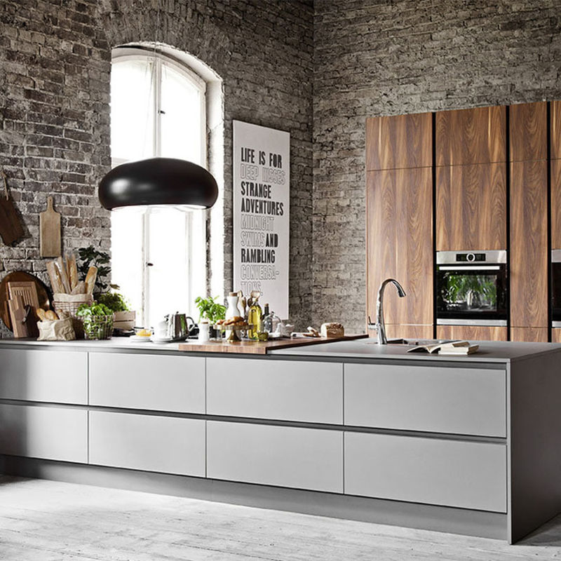 Armarios de cocina de color mate con chapa personalizada La combinación perfecta de estilo y función