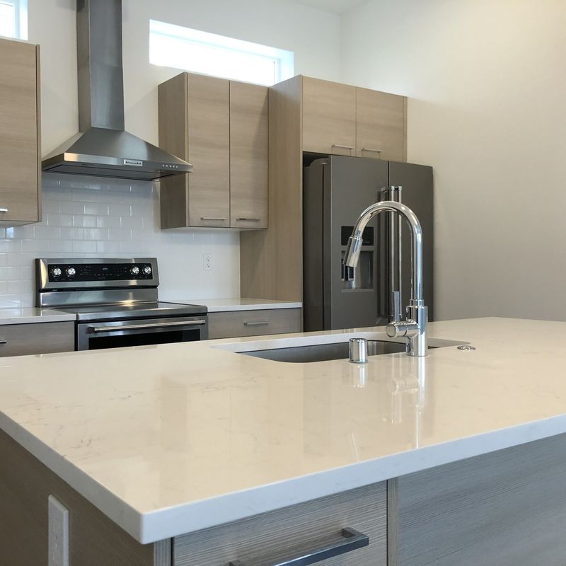 Armario de cocina personalizado Armarios de cocina modernos Diseño de lujo para accesorios Blum cajón