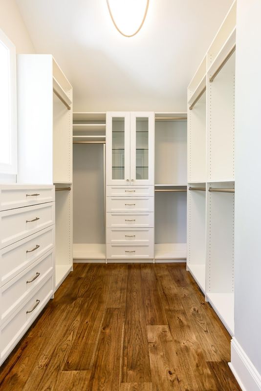 Armario de dormitorio personalizado de madera MR HDF de alta gama para los requisitos de estilo moderno