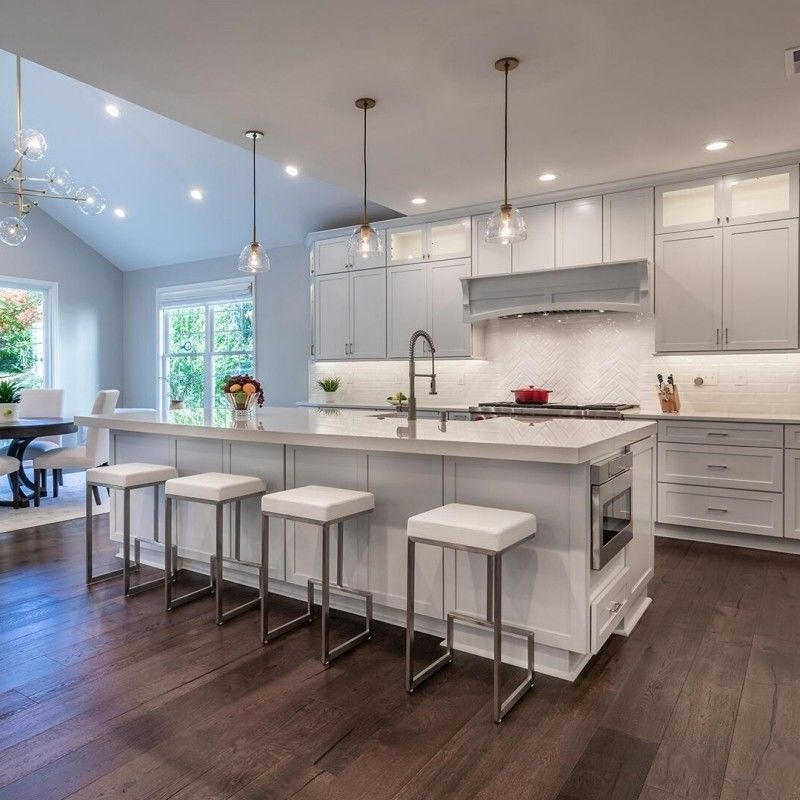 Gabinete de cocina de laca blanca personalizado con panel de puerta de membrana de PVC y cajón Blum