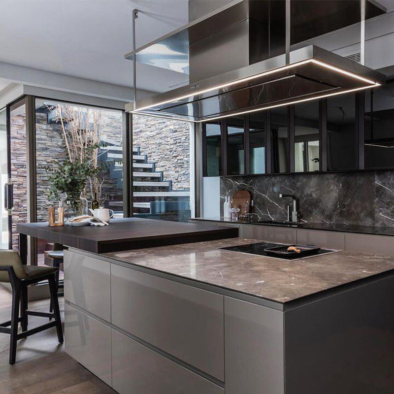 Armarios de cocina de lujo modulares de color personalizado con diseño moderno y acabado de chapa
