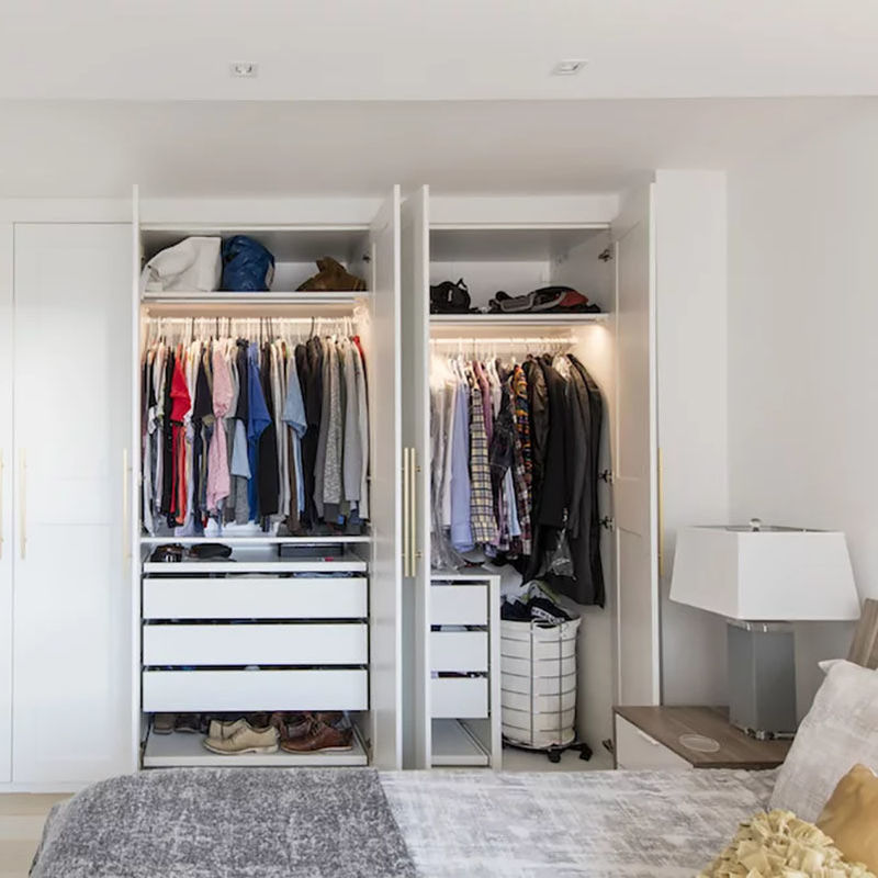 Conjunto de muebles modernos para el guardarropa de dormitorio Diseño incorporado y opciones 2D / 3D