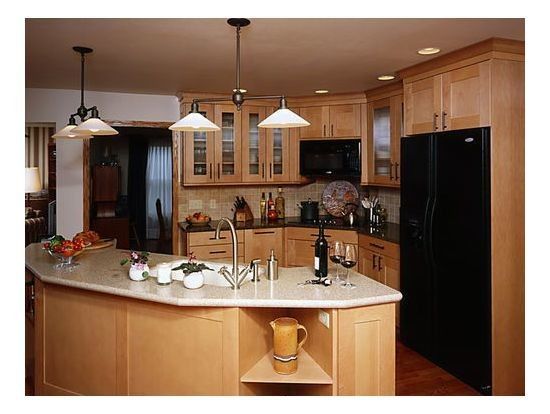 Gabinete de cocina de madera sólida moderna con panel de puerta de membrana de PVC y diseños distintivos