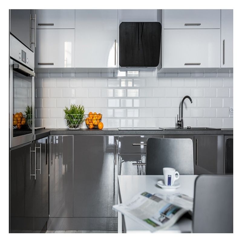 Armarios de cocina de madera maciza con diseño de isla de cocina en estilo minimalista romántico moderno