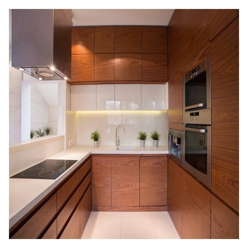 Armarios de cocina de madera sólida personalizados con puertas de chapa de madera clara y oscura