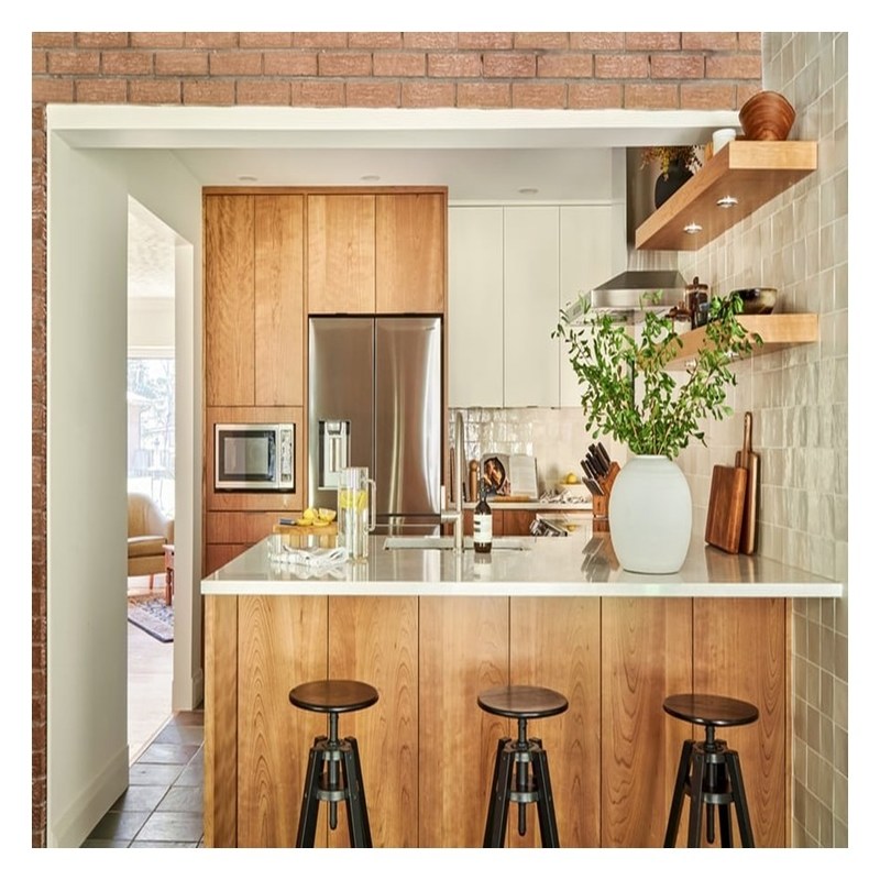 Armarios de cocina de madera sólida personalizados con puertas de chapa de madera clara y oscura