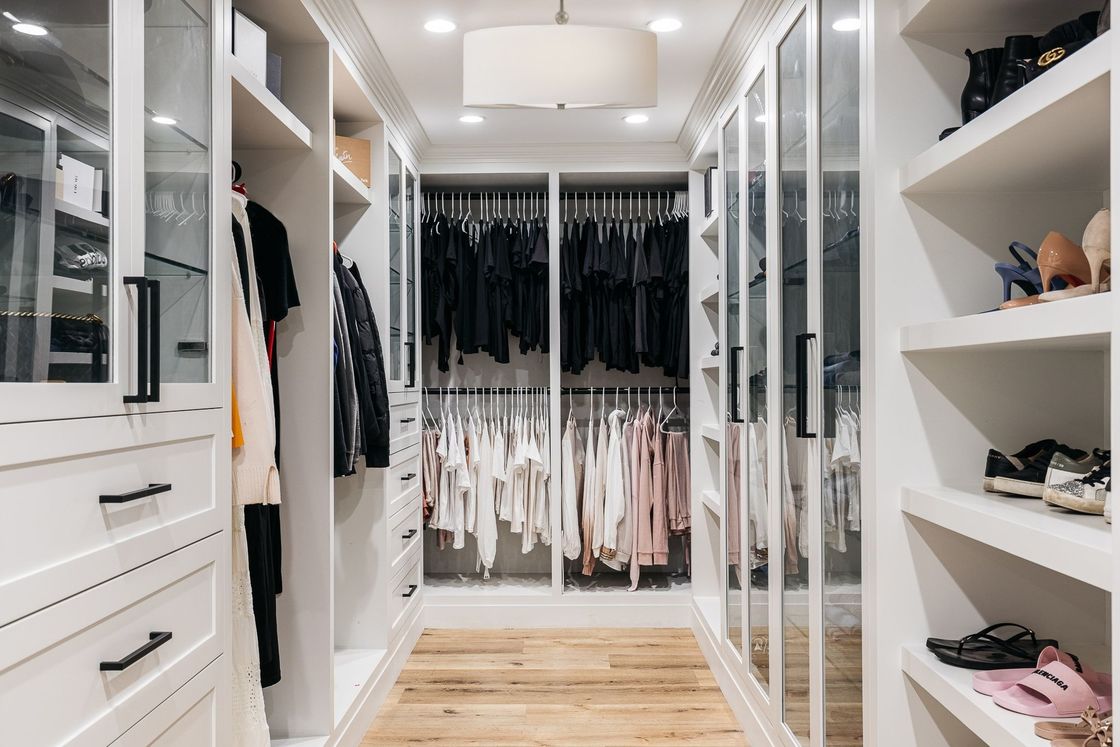 Armario de dormitorio de madera de estilo europeo contemporáneo