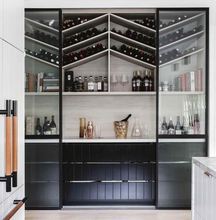 Muebles para el hogar de lujo moderno de estilo euro Bar Wine Rack con diseño de panel de estilo de madera
