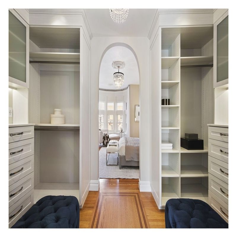 Diseño contemporáneo Panel de puerta de vidrio negro Dormitorio de madera sólida Armario para apartamento