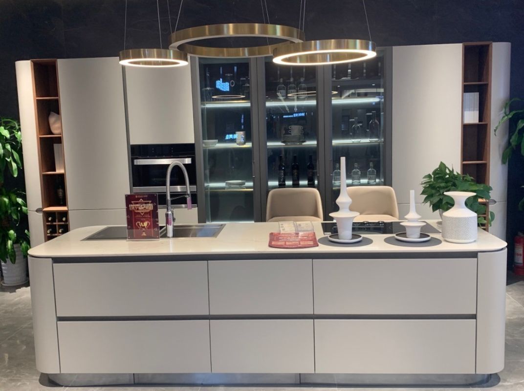 Gabinete de cocina de cartón de melamina de diseño moderno con combinación de color de chapa personalizada