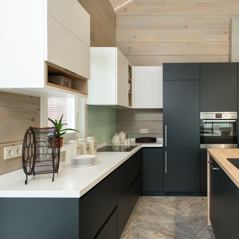 Cesta giratoria de esquina inteligente Adición a los gabinetes de cocina modernos con diseño modular