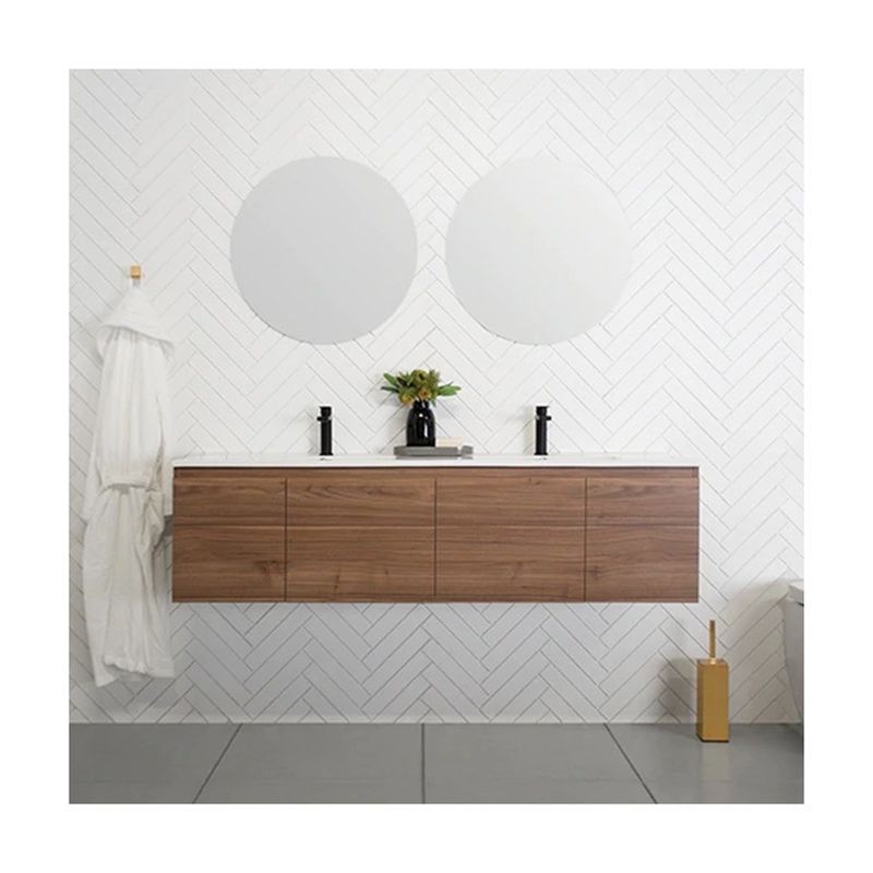 Cubierto de baño de lavarro montado en la pared con espejo plateado