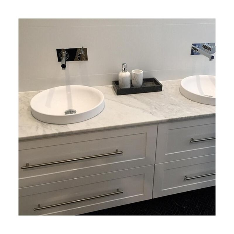 Diseños personalizados de 42 pulgadas de baño con espejo LED y gabinete combinado
