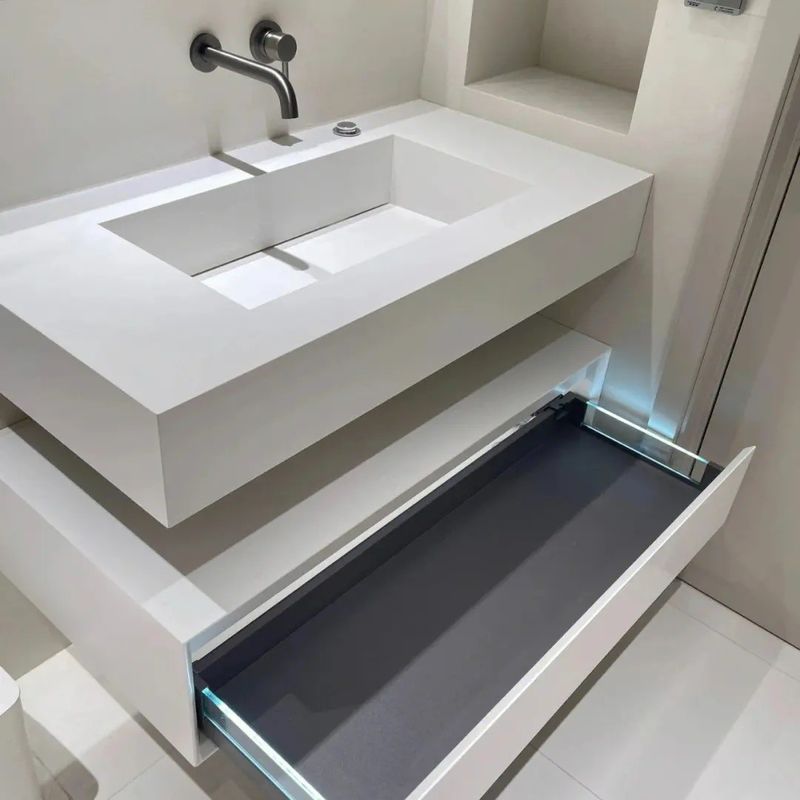 El maquillaje flotante Espejo marco de metal gabinete de baño de la vanidad Conjunto con diseño sin mango