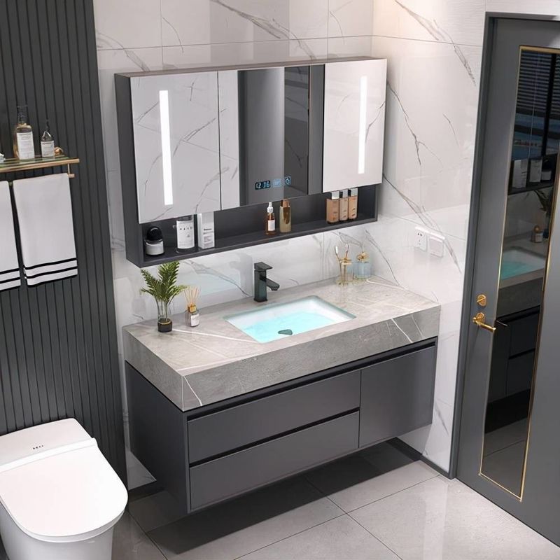 Fin de lujo diseño moderno 28 72 pulgadas Fluted PVC membrana estrecha flotante cuarto de baño