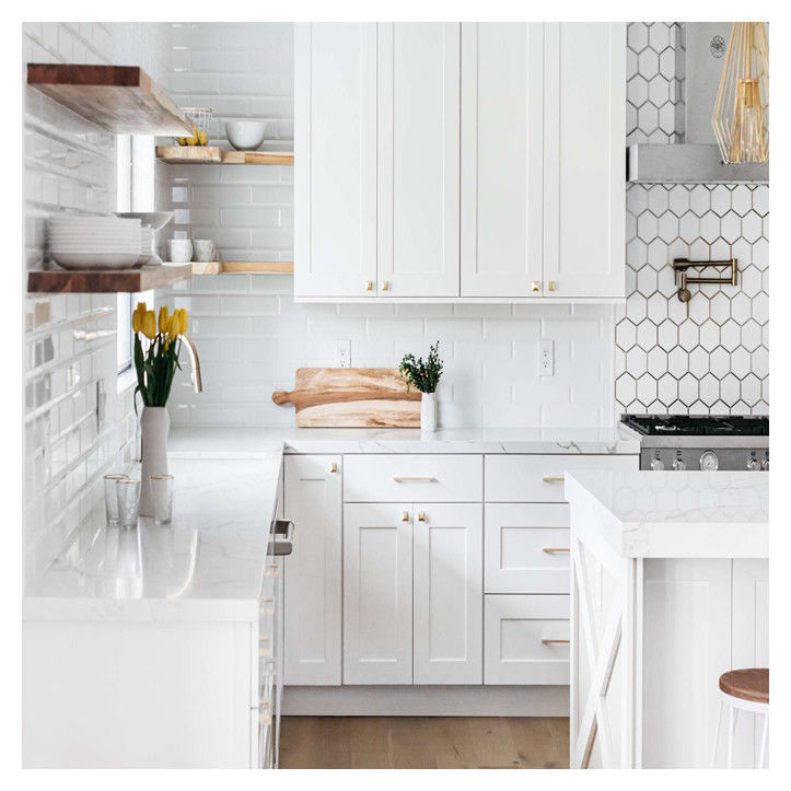 Cabinet de cocina de madera sólida modular de estilo Shaker de apartamento Puertas y cajones