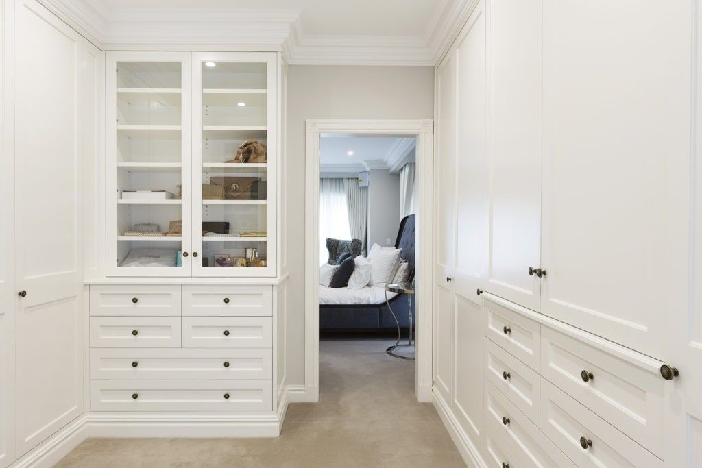 Armario incorporado extensible con puerta corredera para muebles de dormitorio modernos de alta gama