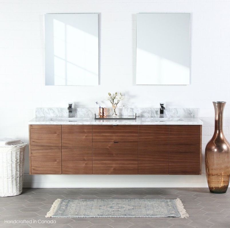 Transforme su baño con barreras de madera maciza montadas en la pared y lavabo flotante
