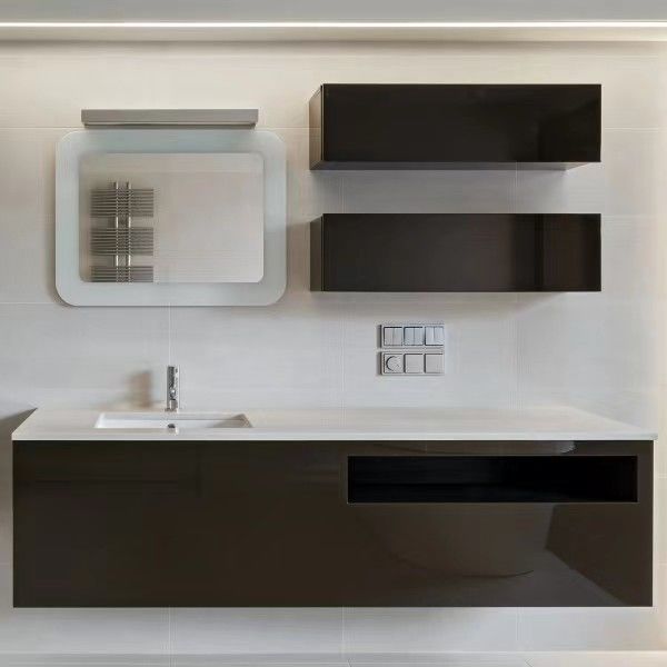 El moderno armario de almacenamiento y el baño Vanity Light Combo con espejo de YALIG Design